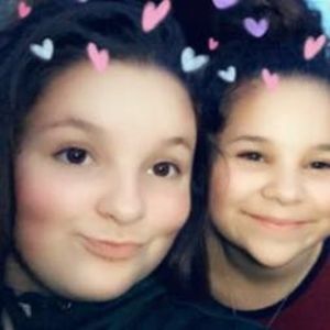 Meet your Posher, Lauralye